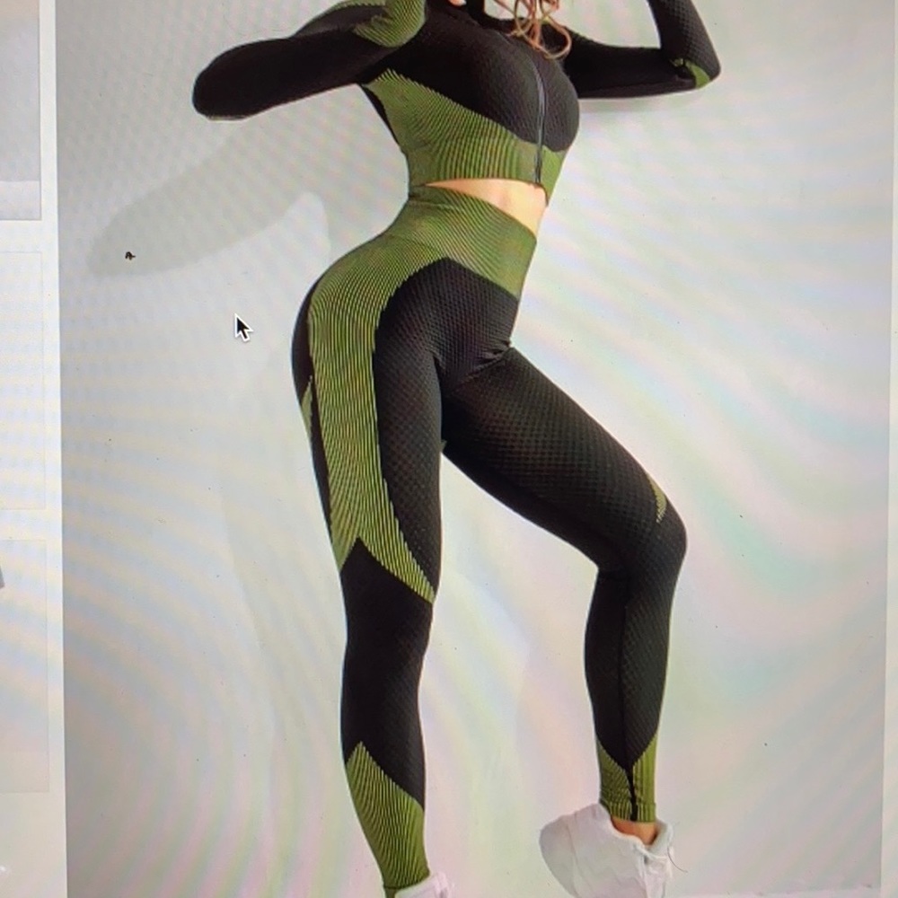 Crop Top Yoga 2 piece Set - Seamless Leggings